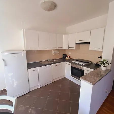 Apartman Ariela Near Garden *